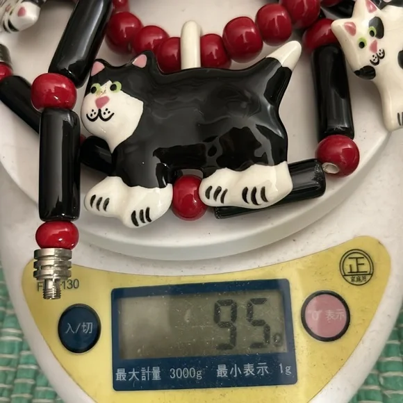 🖤©️FLYING COLORS ‘LOVING CATS’ vintage Ceramic necklace